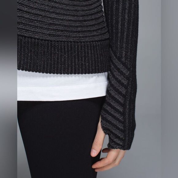 Lululemon Embrace Hoodie Knit Sweater Jacket in Black/Dark Grey size 4 - Picture 16 of 16